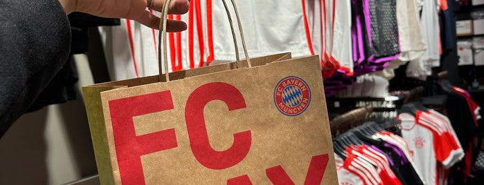 FC Bayern Fan-Shop is one of FC Bayern Tour.