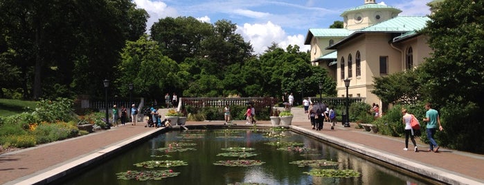 Brooklyn Botanic Garden is one of NYC Bucket List.