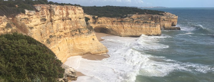 Praia do Barranquinho is one of Algarve ☀️.