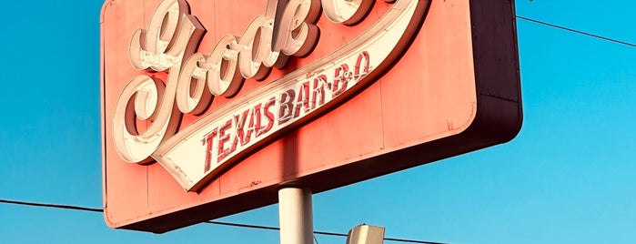 Goode Company BBQ - Katy Frwy is one of สถานที่ที่ Amanda ถูกใจ.