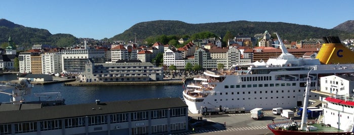 Bergen havn is one of Norge.