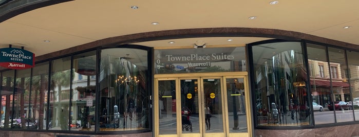 TownePlace Suites by Marriott San Antonio Downtown Riverwalk is one of Sirus'un Beğendiği Mekanlar.