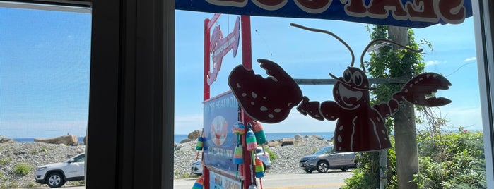 Ray's Seafood Restaurant is one of Posti salvati di Gary.