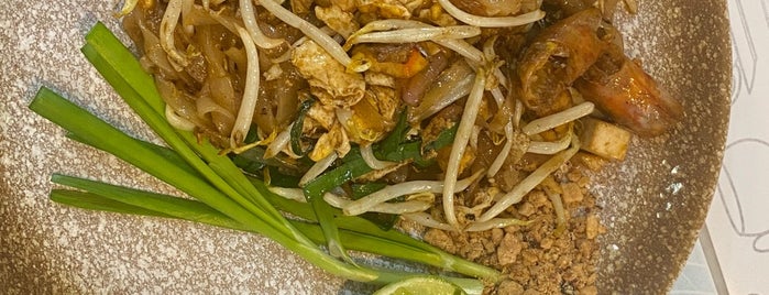 Moo Moo Eatery is one of Bangkok to-do list.