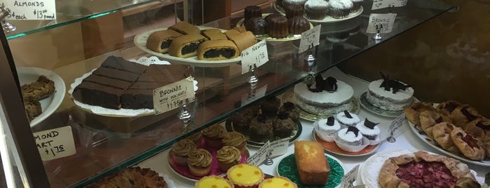 Downtown Bakery & Creamery is one of Tempat yang Disimpan Rick.