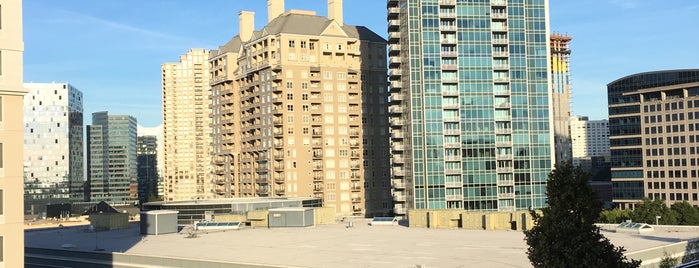 Atlanta Tech Village Rooftop is one of Tempat yang Disukai Chester.