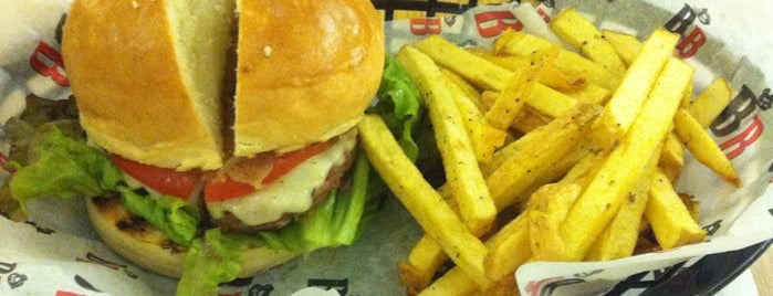 Betty's Burgers is one of Manuel : понравившиеся места.