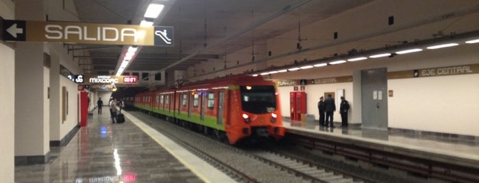 Metro Eje Central (Línea 12) is one of Orte, die Dayana T gefallen.