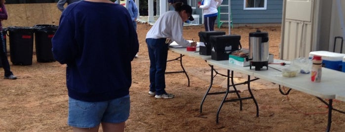 Habitat For Humanity Volunteering is one of Locais curtidos por Chester.