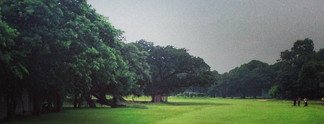 Cosmopolitan Golf Annex is one of สถานที่ที่ Deepak ถูกใจ.