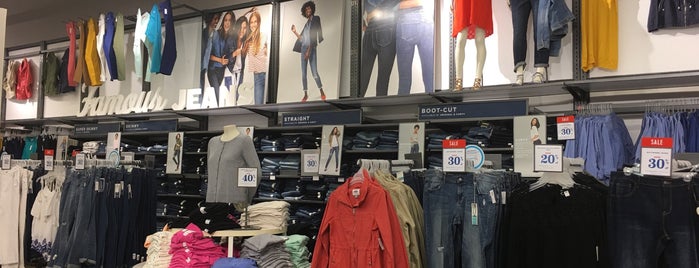 Old Navy is one of Christopher : понравившиеся места.