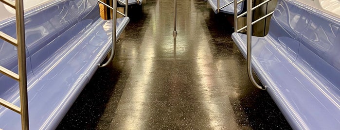 MTA Subway - 7 Train is one of สถานที่ที่บันทึกไว้ของ David.