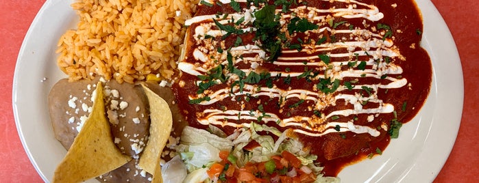 Aurelia's Authentic Mexican Food is one of Tempat yang Disukai Kristen.