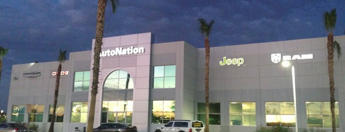 AutoNation Chrysler Dodge Jeep Ram North Phoenix is one of Posti che sono piaciuti a Joe.