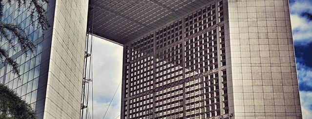 La Défense is one of Paris!.
