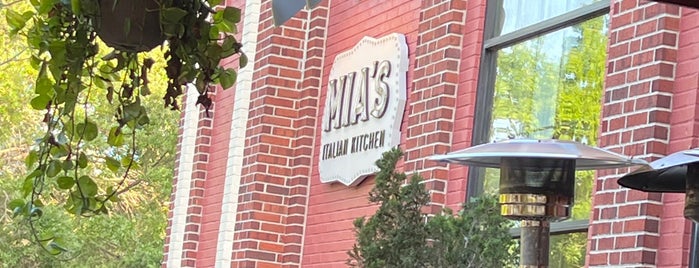 Mia's Italian Kitchen is one of MCO Orlando.