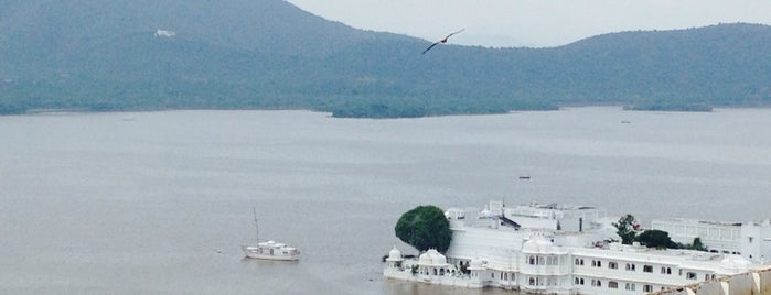 Fatehsagar Lake is one of Rajasthan Tours &Travels.
