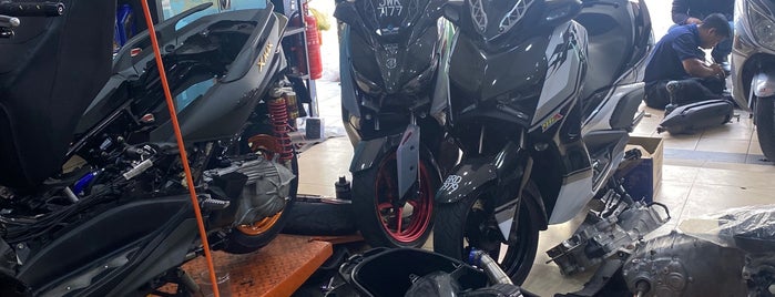 Man Sheng Motor Service Centre is one of Emergency Motorcycle Towing.