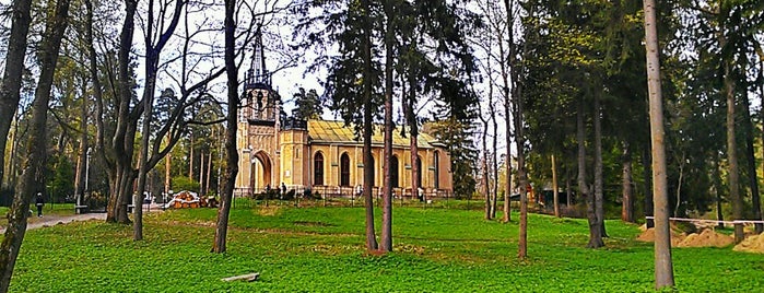 Шуваловский парк is one of Интересное в Питере.