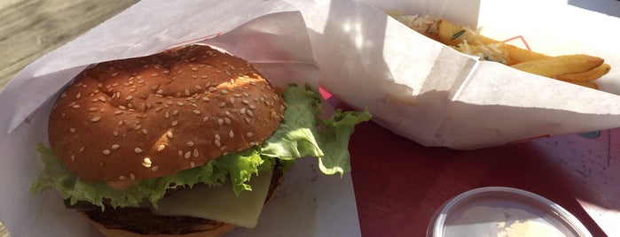 Burger De Ville is one of สถานที่ที่บันทึกไว้ของ Jens.