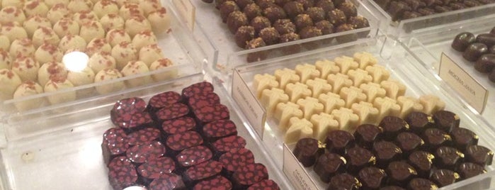 Schocolat is one of Sahar: сохраненные места.