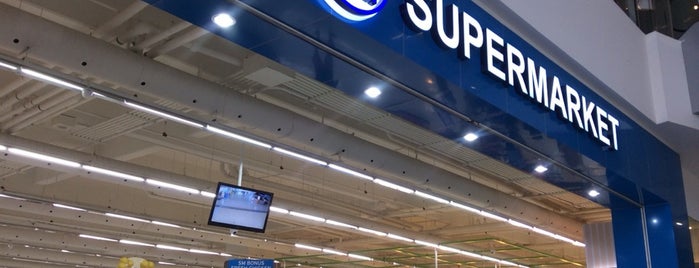 SM Supermarket is one of Tempat yang Disukai Shank.