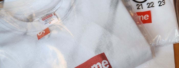 Supreme is one of Cynthiaさんの保存済みスポット.
