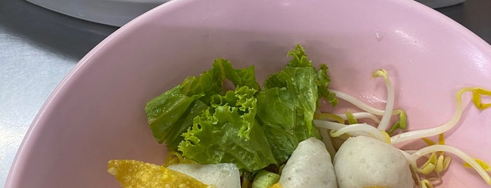 แหลมลูกชิ้นปลา is one of BKK_Noodle House_2.