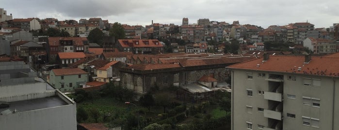 Mundano is one of Porto.