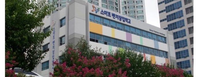 대구스마트벤처캠퍼스 is one of Posti che sono piaciuti a JuHyeong.