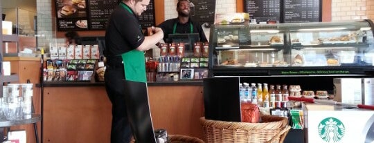 Starbucks is one of สถานที่ที่ David ถูกใจ.