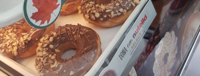 Krispy Kreme is one of Lugares favoritos de Selene.