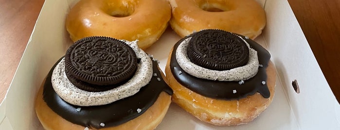 Krispy Kreme Doughnuts is one of Creative Loafing 100 Dishes Level 10 (100%).