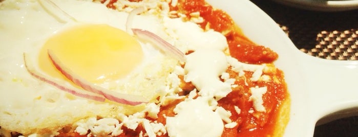 Peponne Healthy Food & Bakery is one of Chilaquiles.