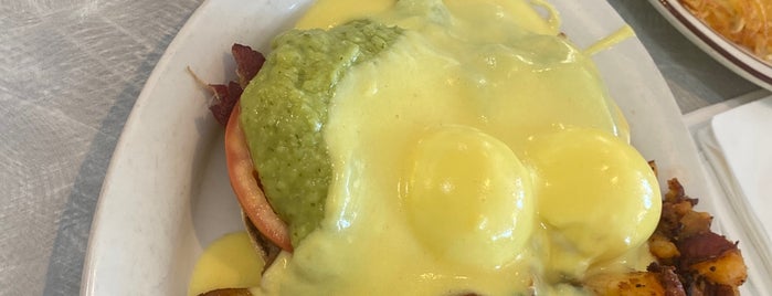 Fat Nat's Eggs is one of Places To Go.