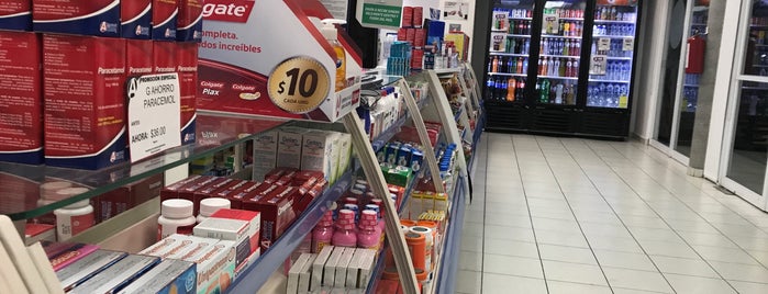 Farmacias del Ahorro is one of Vivis'in Beğendiği Mekanlar.