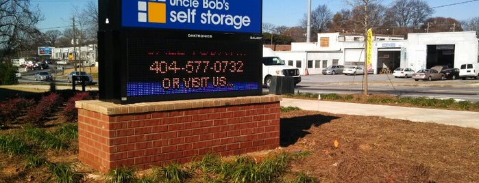 Uncle Bob's Self Storage is one of Chester'in Beğendiği Mekanlar.