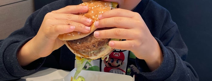 McDonald's is one of ハンバーガー2.