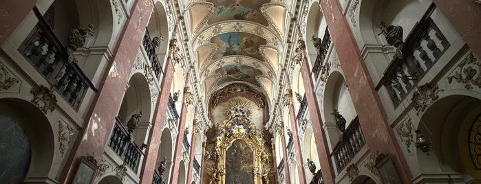 Basilica of St. James is one of Pražské kostely.