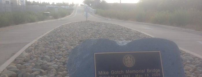 Mike Gotch Memorial Bridge is one of Tempat yang Disukai Alison.
