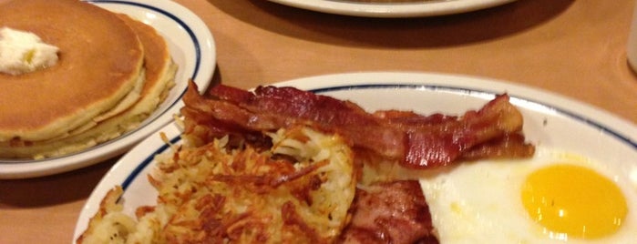 IHOP is one of Lugares favoritos de Bill.