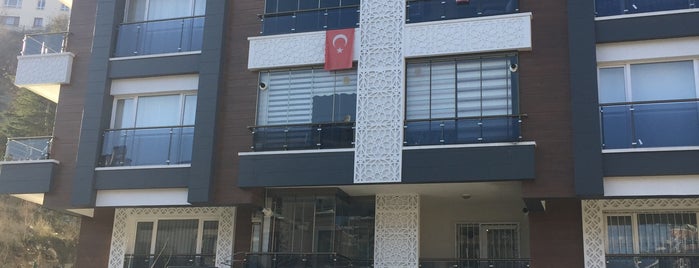 Tuğba Ekmek ve Pasta Fırını is one of สถานที่ที่ Mehmet Nadir ถูกใจ.