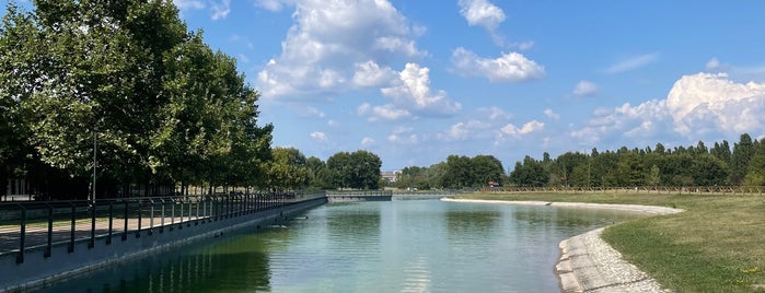 Parco della Besozza is one of Walking with dogs.