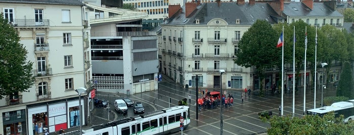 le petit duquesne is one of Nantes.