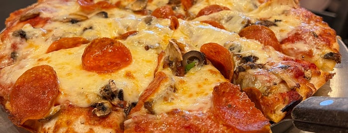Waldo Pizza is one of Nashさんのお気に入りスポット.