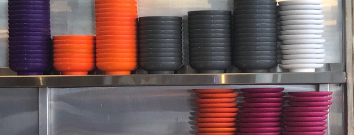 YO! Sushi is one of Delさんのお気に入りスポット.