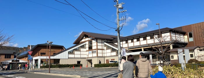 Saga-Arashiyama Station is one of Orte, die Yohan Gabriel gefallen.