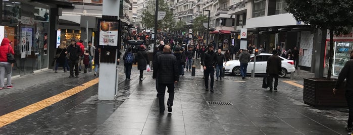 Çiftlik Cadde Armalife is one of Elif'in Beğendiği Mekanlar.