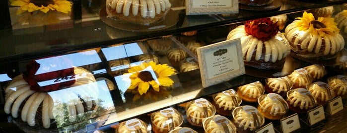 Nothing Bundt Cakes is one of สถานที่ที่ Michelle ถูกใจ.