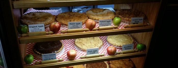 Julian Pie Company is one of Michelle'nin Beğendiği Mekanlar.